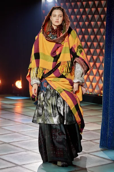 Look 9